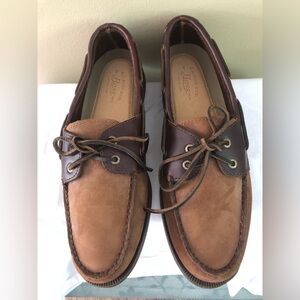 Bass Men’s Hampton Core 2 boat shoes.  Two tone brown. Size 10.5 . NWOT